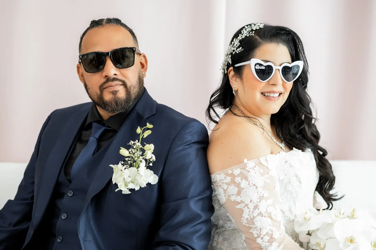 Couple 3 gallery cover