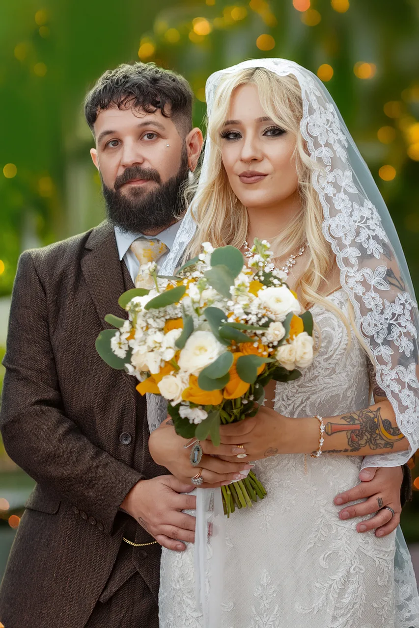 Couple 8 gallery cover